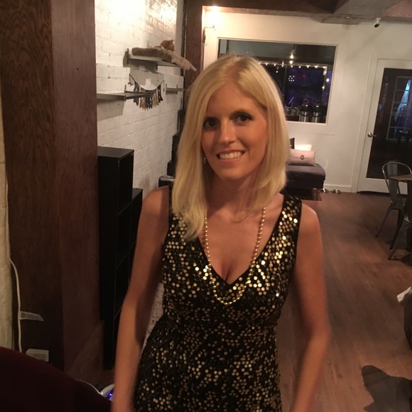 Meet your Posher, Addrianne - Picture 2 of 2